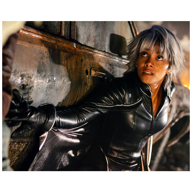 Halle Berry Autographed 2016 X-Men: The Last Stand Scene 8x10 Photo Pre-Order