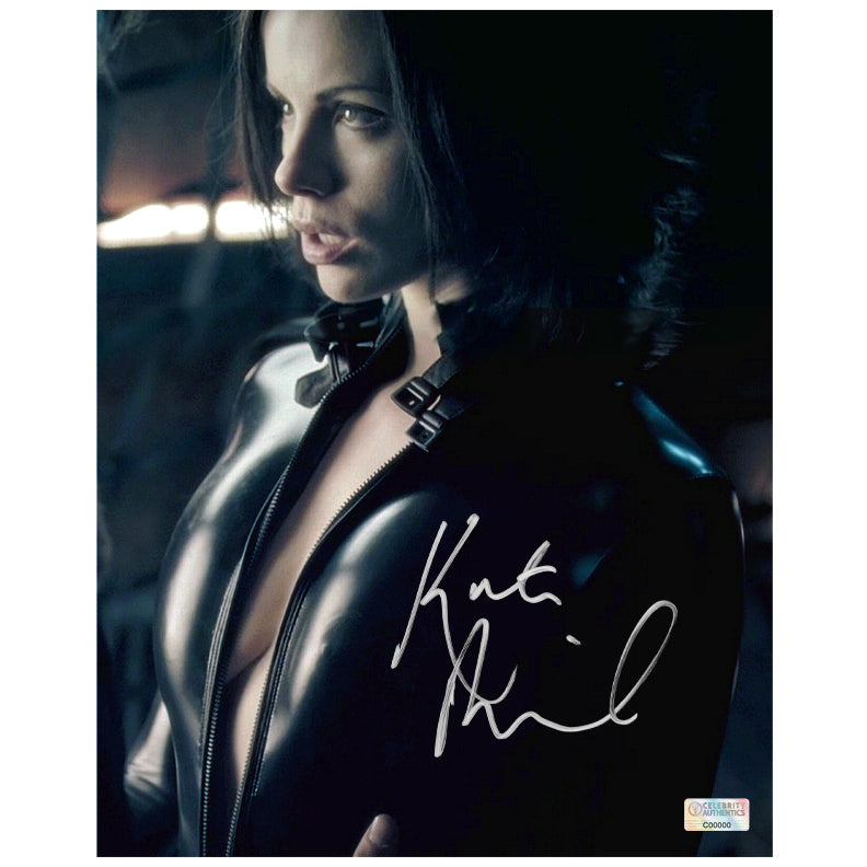 Kate Beckinsale Autographed 2006 Underworld Evolution Selene Death Dealer 8x10 Photo