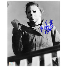Load image into Gallery viewer, Nick Castle Autographed Halloween Michael Myers The Shape 8x10 Scene Photo