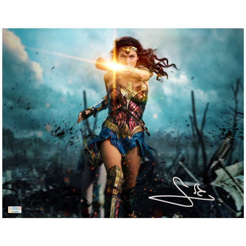 Gal Gadot Autographed 2017 Wonder Woman Front Lines 11x14 Scene Photo