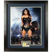 Load image into Gallery viewer, Gal Gadot Autographed 2016 Batman vs Superman Dawn of Justice 16x20 Cityscape Photo