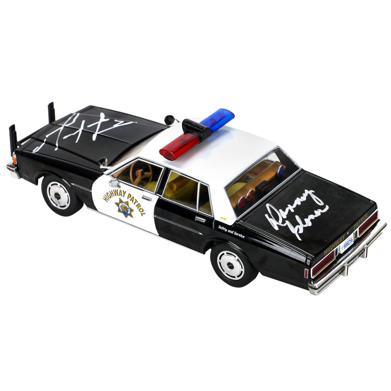 Mel Gibson Danny Glover Autographed Greenlight 1989 Chevrolet Caprice California Police 1:18 Die-Cast Car