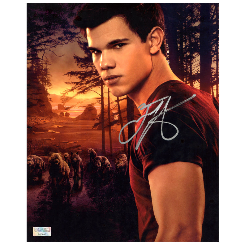 Taylor Lautner Autographed Twilight Jacob 8x10 Photo