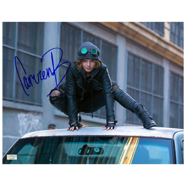 Camren Bicondova Autographed Gotham Selina Kyle 11x14 Scene Photo