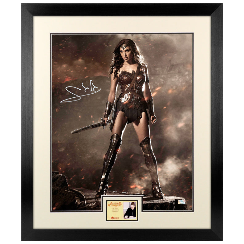 Gal Gadot Autographed Wonder Woman 16×20 Photo