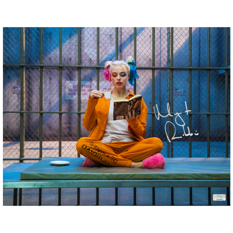 Margot Robbie Autographed Suicide Squad Harley Quinn 11×14 Scene Photo