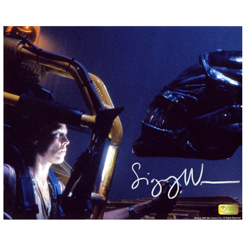 Sigourney Weaver Autographed Aliens Face Off 8x10 Photo
