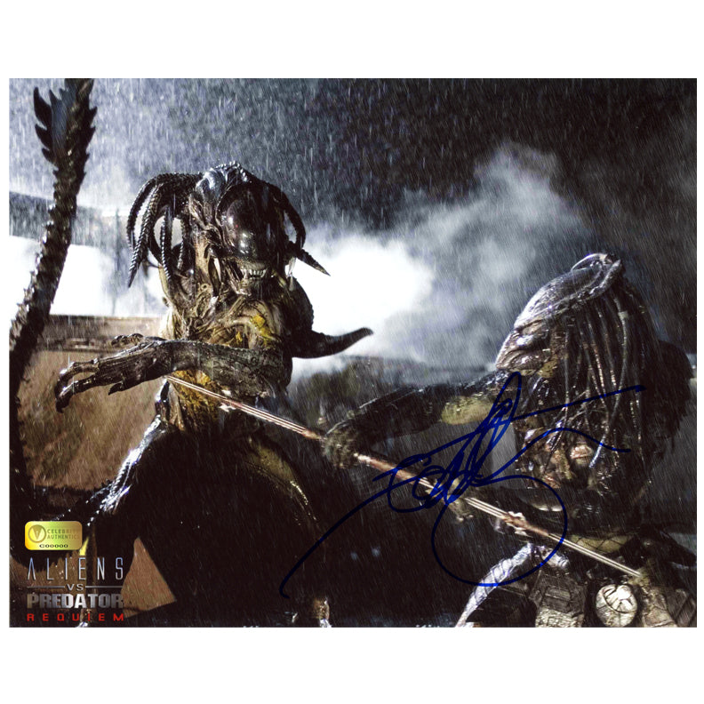 Ian Whyte Autographed AVP: Aliens vs Predator Requiem Duel 8×10 Photo